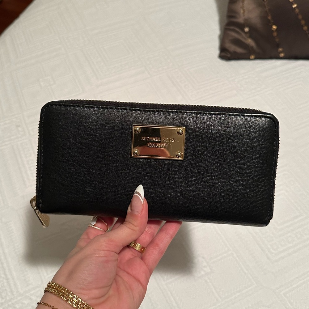 Michael Kors Jet Set Continental Zip Zipper Wallet Black